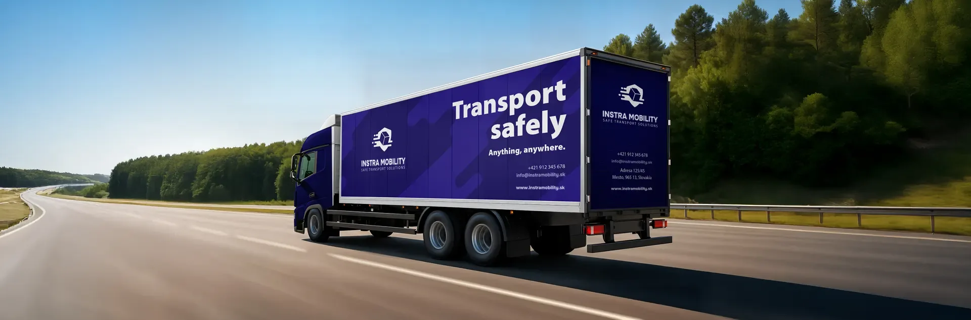 Kamión INSTRA MOBILITY s polepom Transport safely na diaľnici